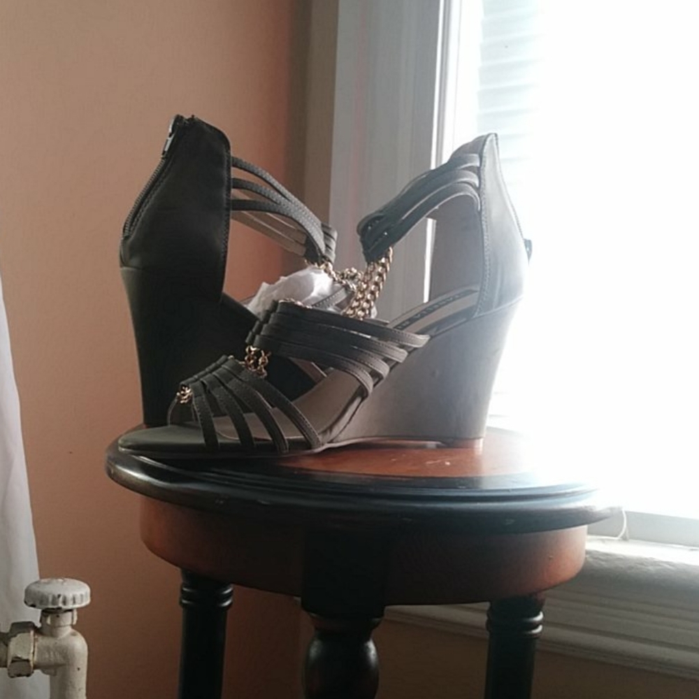 Womens shoes